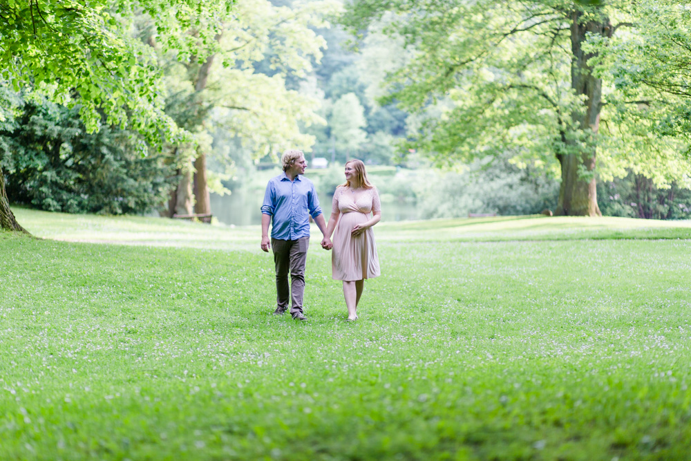 Babybauchshooting am Schloss Reinbek